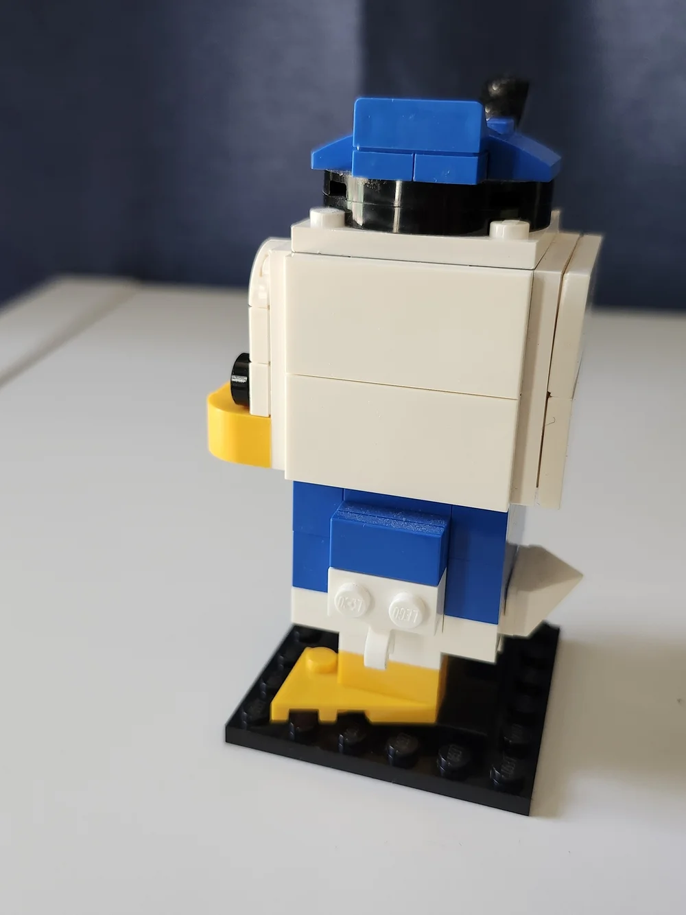 LEGO BRICKHEADZ: Donald Duck (40377) Complete, Retired, No Box, No Instructions